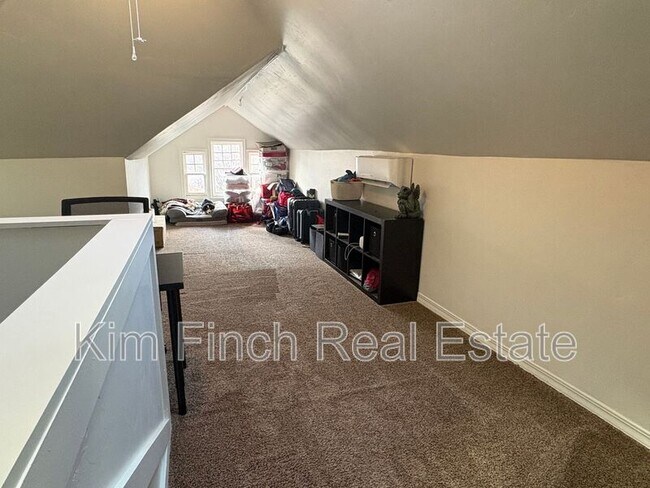 Photo - 1149 S Lk St