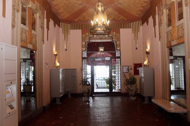 Photo - 1080 Eddy Street Apartments