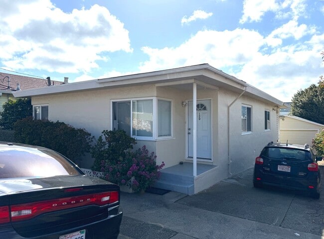 Building Photo - 120-122 Madrone Ave. Unit 122