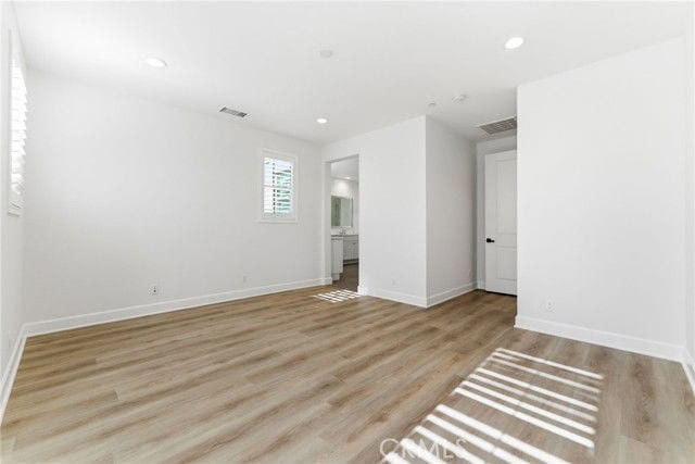 Building Photo - 137 Halo