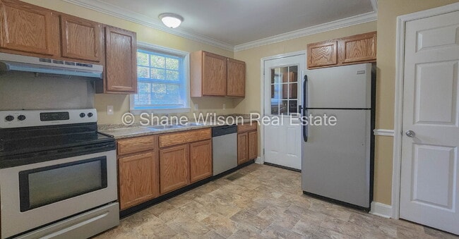 Photo - Recently renovated and move-in ready!  1/2 off the first month's rent!