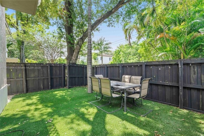 Photo - 217 SW 11th St