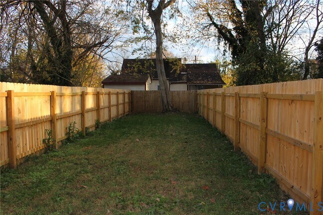 Photo - 1130 W High St