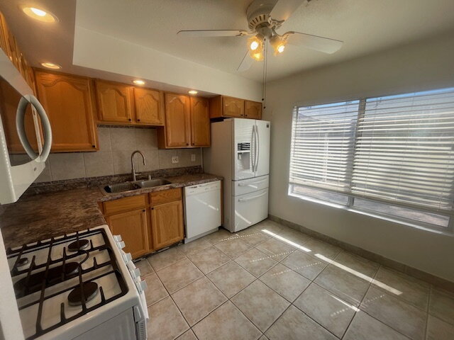 Photo - "Charming 3-Bed, 2-Bath Townhouse Retreat on Sylvan Oak Drive – Your Cozy Las Vegas Oasis Awaits!"