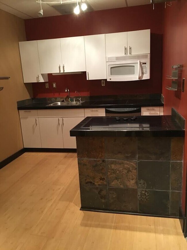 Photo - 25 N Washington St Apartments Unit 211