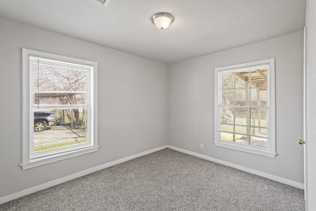 Photo - 10922 Oswego St