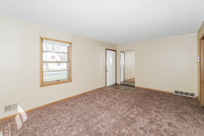 Photo - Enchanting 3 bed, 1 bath home in Columbia ...