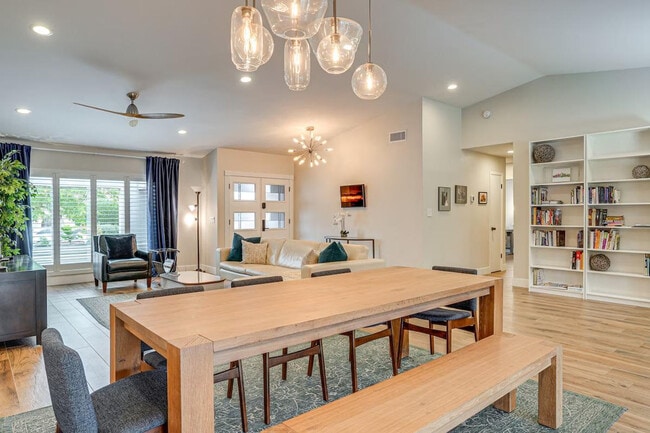 Photo - 2331 E Lupine Ave Unidad ID1386083P