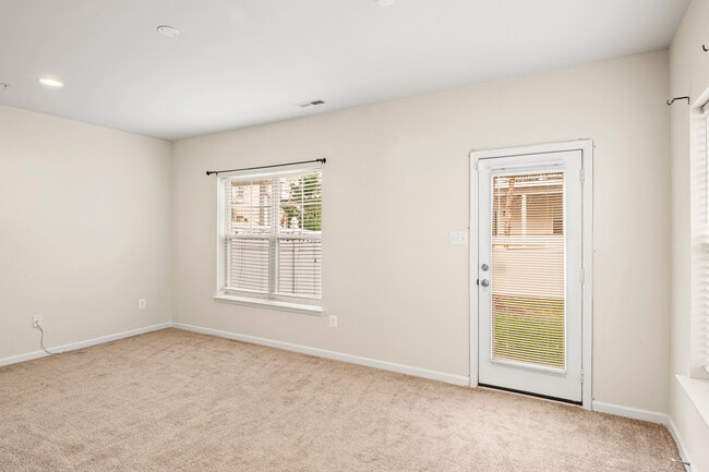 Photo - 214 Tanner Ln