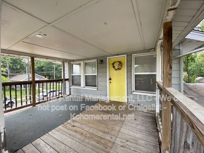 Photo - 406 W 77th St