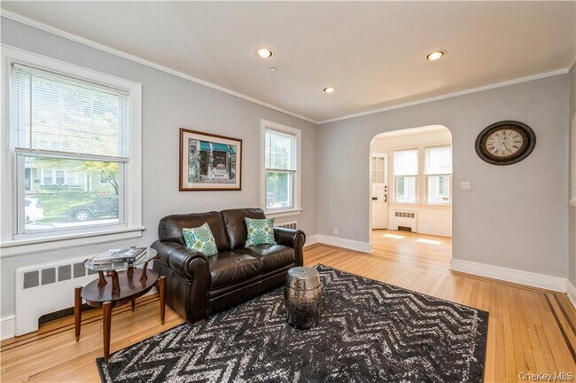 Photo - 73 Rosedale Ave