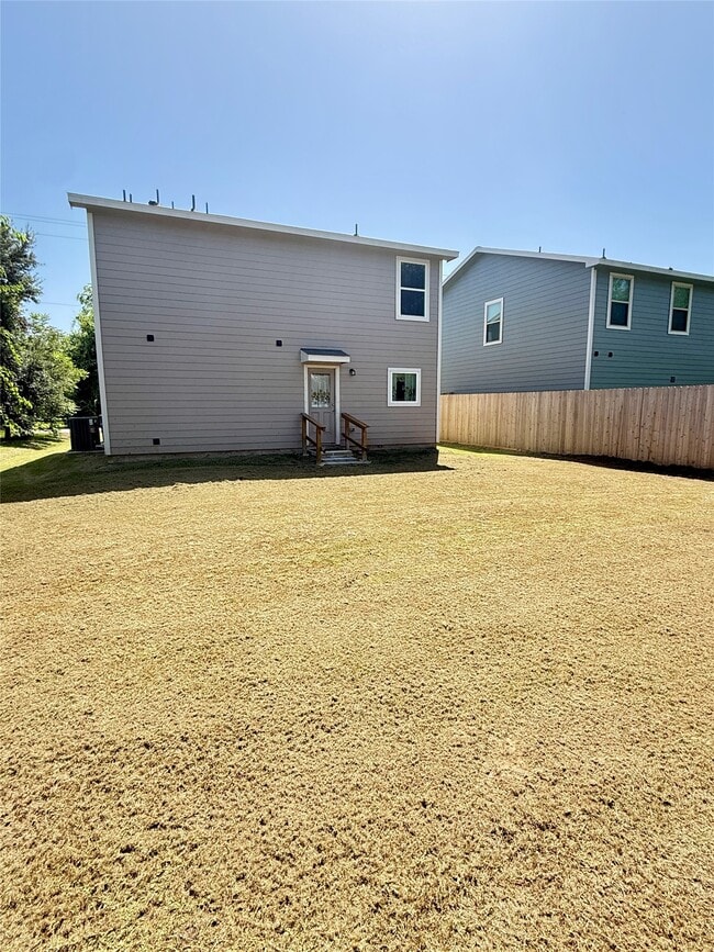 Photo - 310 N Orange St