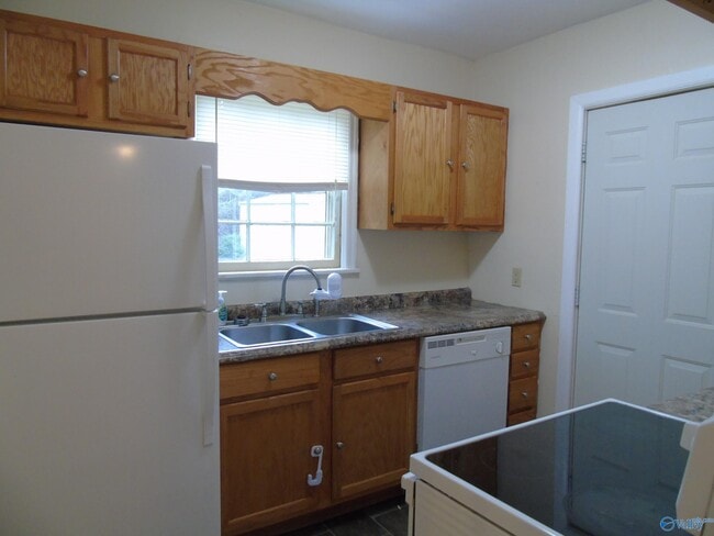 Photo - 305 Thornton Ave SW