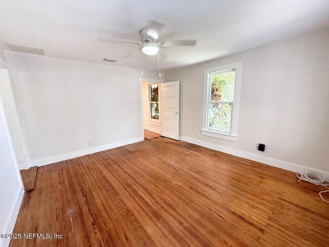 Photo - 2145 Oak St Apartamento Unidad B