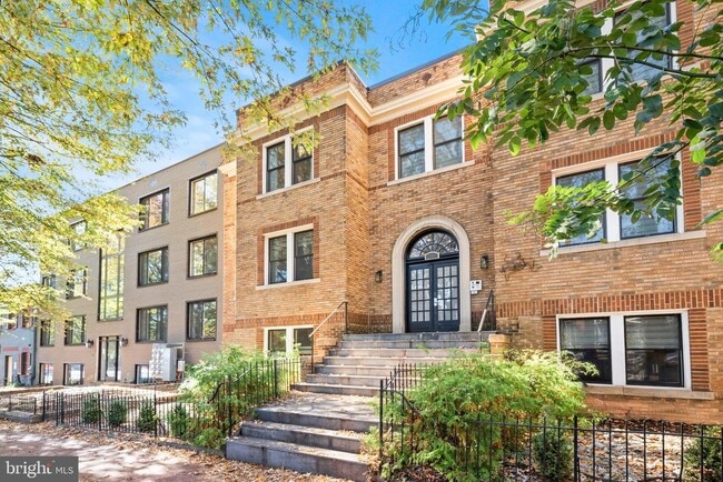 Photo - 317 3rd St SE Unit 33