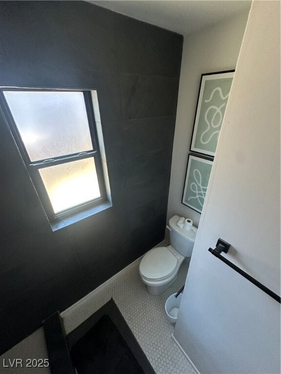 Building Photo - 2210 Santa Clara Dr