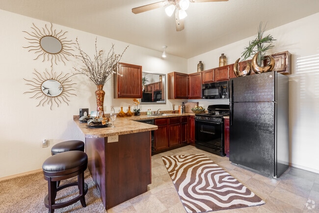 1BR, 1BA - 669SF- Kitchen