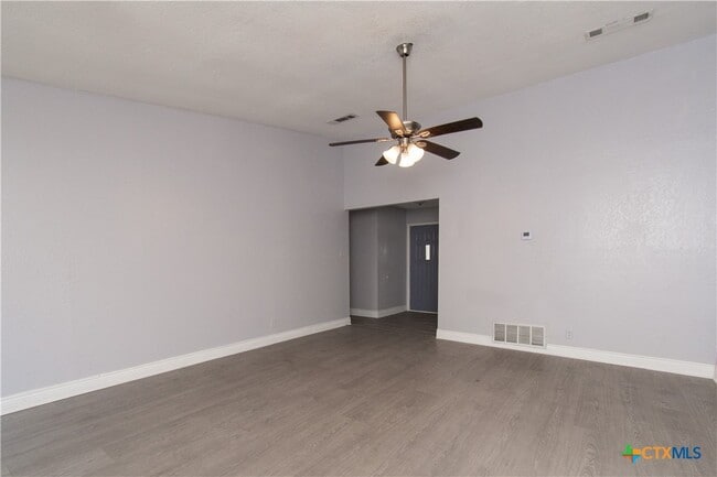 Photo - 1801 Farhills Dr