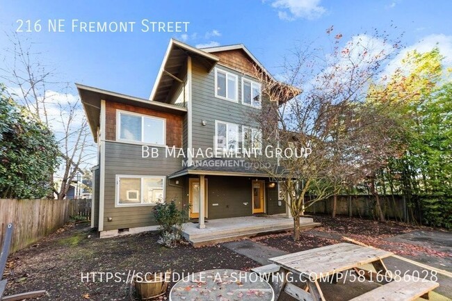 Modern Close-In NE Portland Townhome -- Li... - Modern Close-In NE Portland Townhome -- Li...