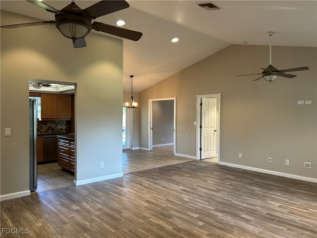 Photo - 717 SE 10th Ave