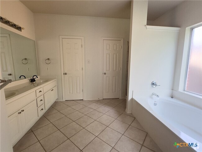 Building Photo - 17 Oak Bend Rental
