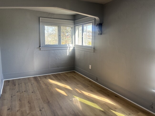 Photo - 1534 3rd Ave SE