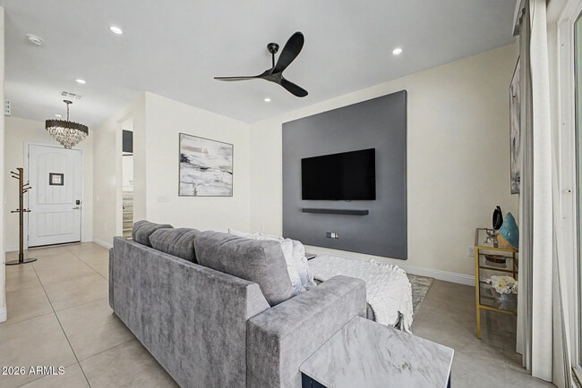 Photo - 1344 E Polk St