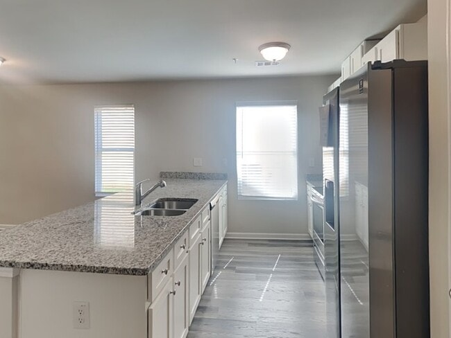 Photo - 1048 Wedgewood Ct NE