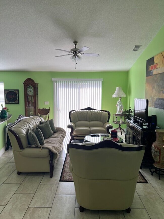 Photo - 197 Maple Dr