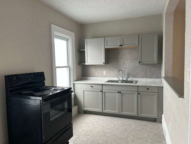 Photo - 108 Stamm Ave Unidad 2