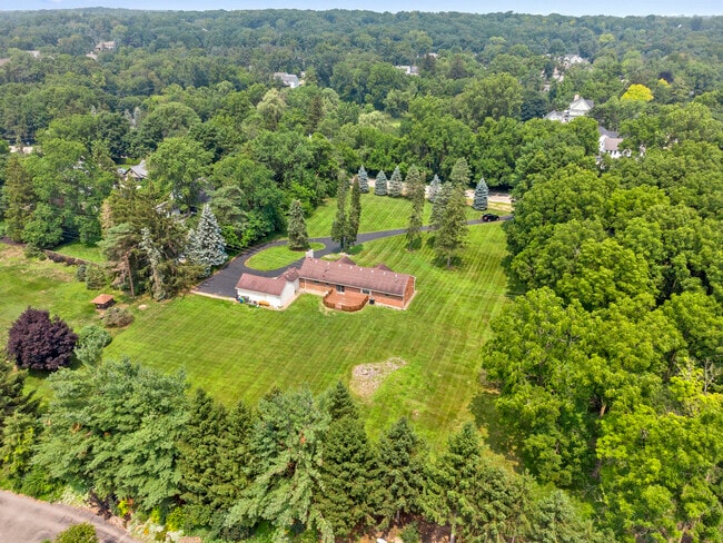 Photo - 46105 W Seven Mile Rd