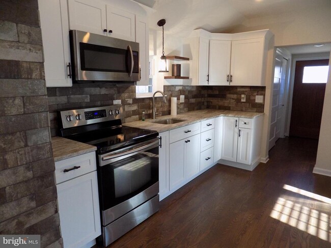 Photo - 114 N Penrose St