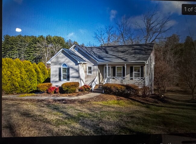 Building Photo - 136 Shamrock Cir Dr