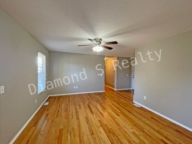 Photo - Updated 3 Bedroom Home in Reed/Hillcrest S...