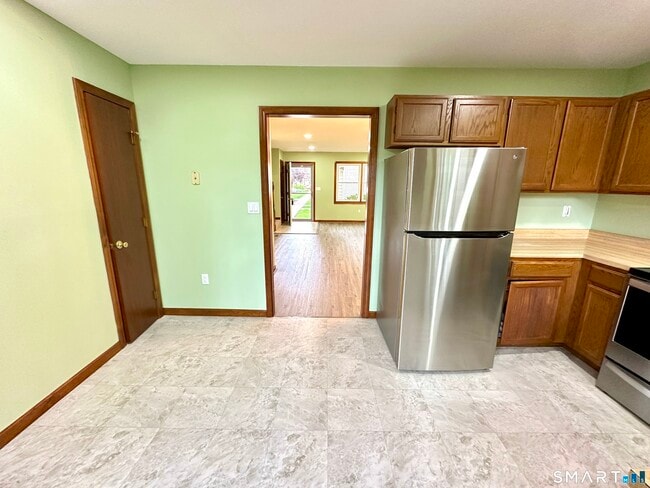 Photo - 10 Windwood Dr Unit 10