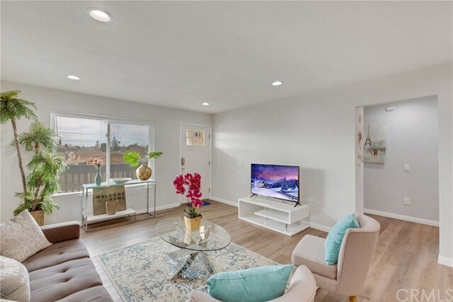 Photo - 7781 Slater Ave