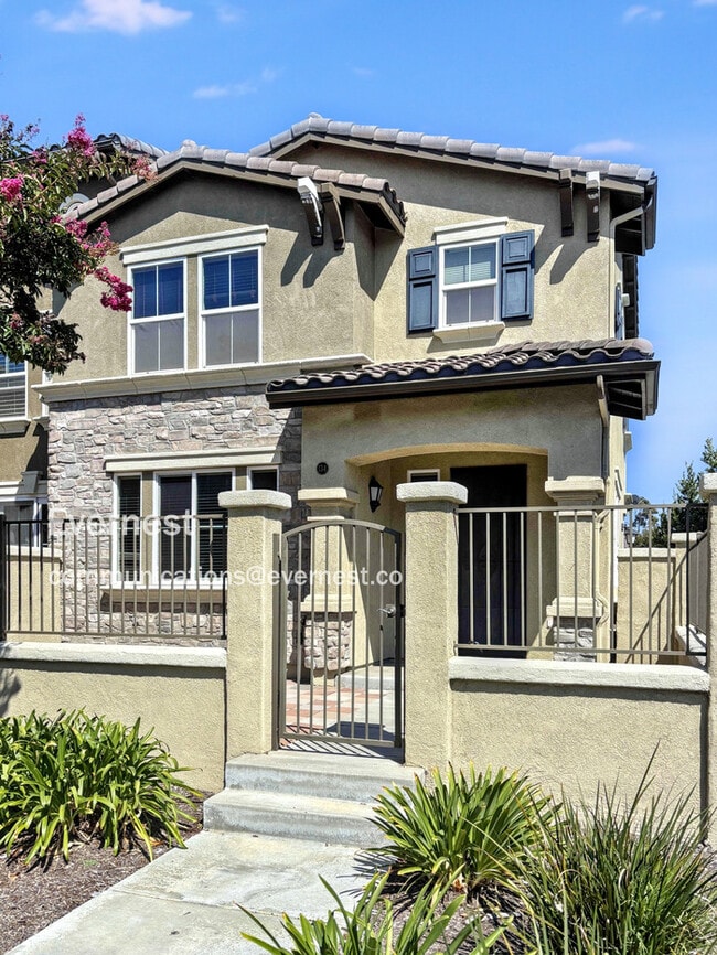 Photo - 10435 Whitcomb Way Townhome