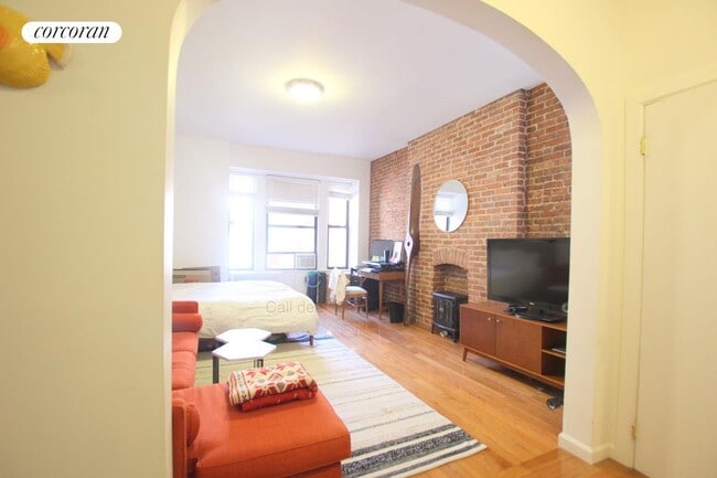 Photo - 309 W 72nd St