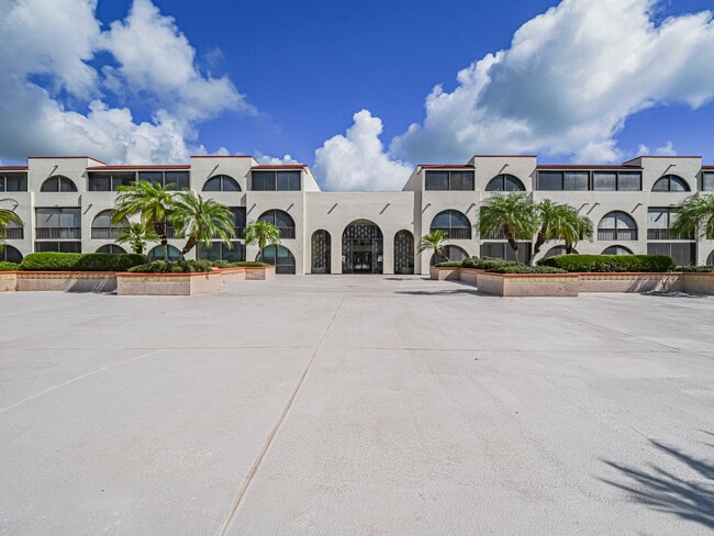 Building Photo - 5601 Jimmy Buffett Mem Hwy Unit # #N204