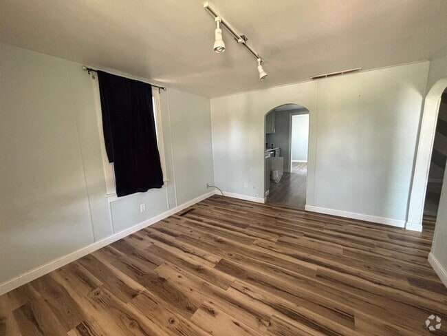 Building Photo - 1400 E 6th Ave Rental