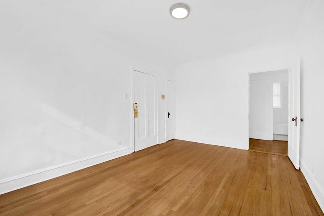 Photo - 4742 W Roscoe St Unidad 3