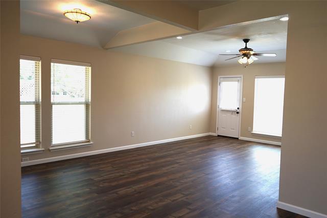 Photo - 6322 Woolwich Dr