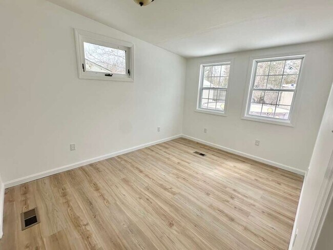 Photo - 114 Melini Ave