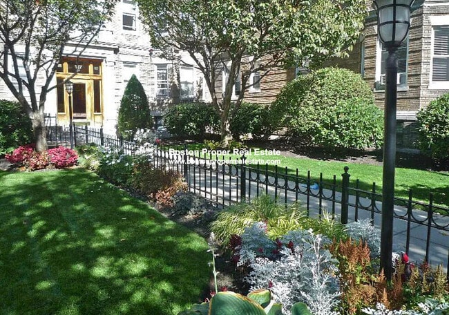 Photo - 107 Queensberry St