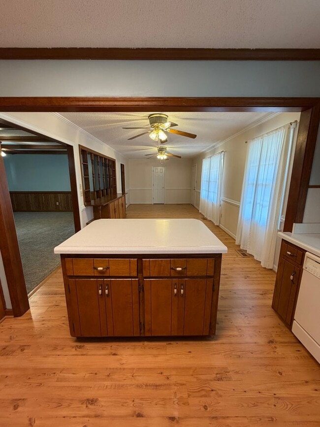 Photo - Spacious 3 Bedroom, 2 Bath Home on Over an Acre – Lawn Care Included!