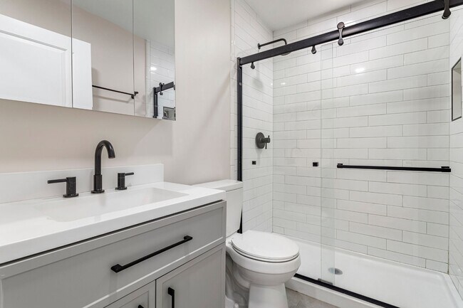 Photo - 1173 W 29th St