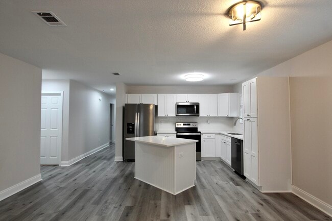 Photo - 5380 Highview Dr