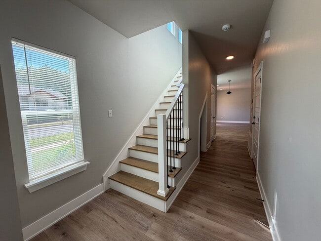 Photo - 148 NE 15th St