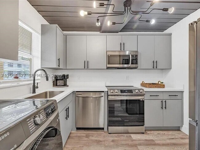 Photo - 5090 SW 64th Ave Unit 205