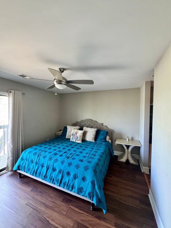 Photo - 226 Edgewater Ln Unit Edgewater